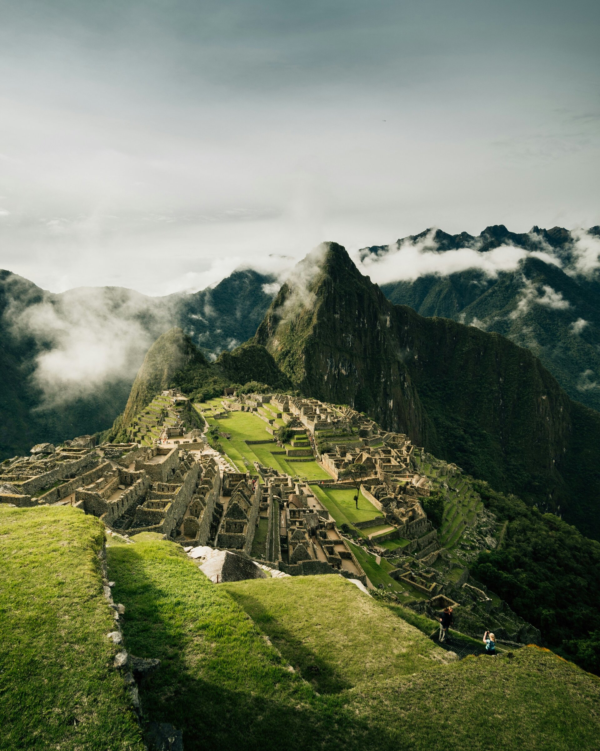 Machu Picchu in de vroege ochtendmist